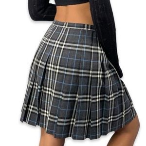 Burberry skirt stripped  monogram new without tag